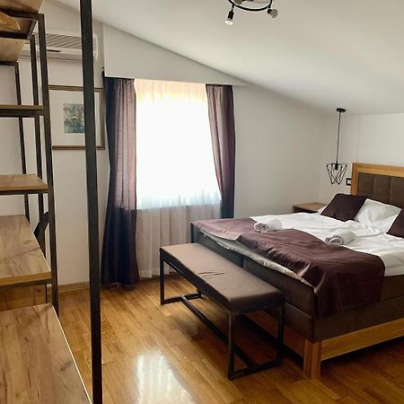 Motel Kiwi Grude 外观 照片