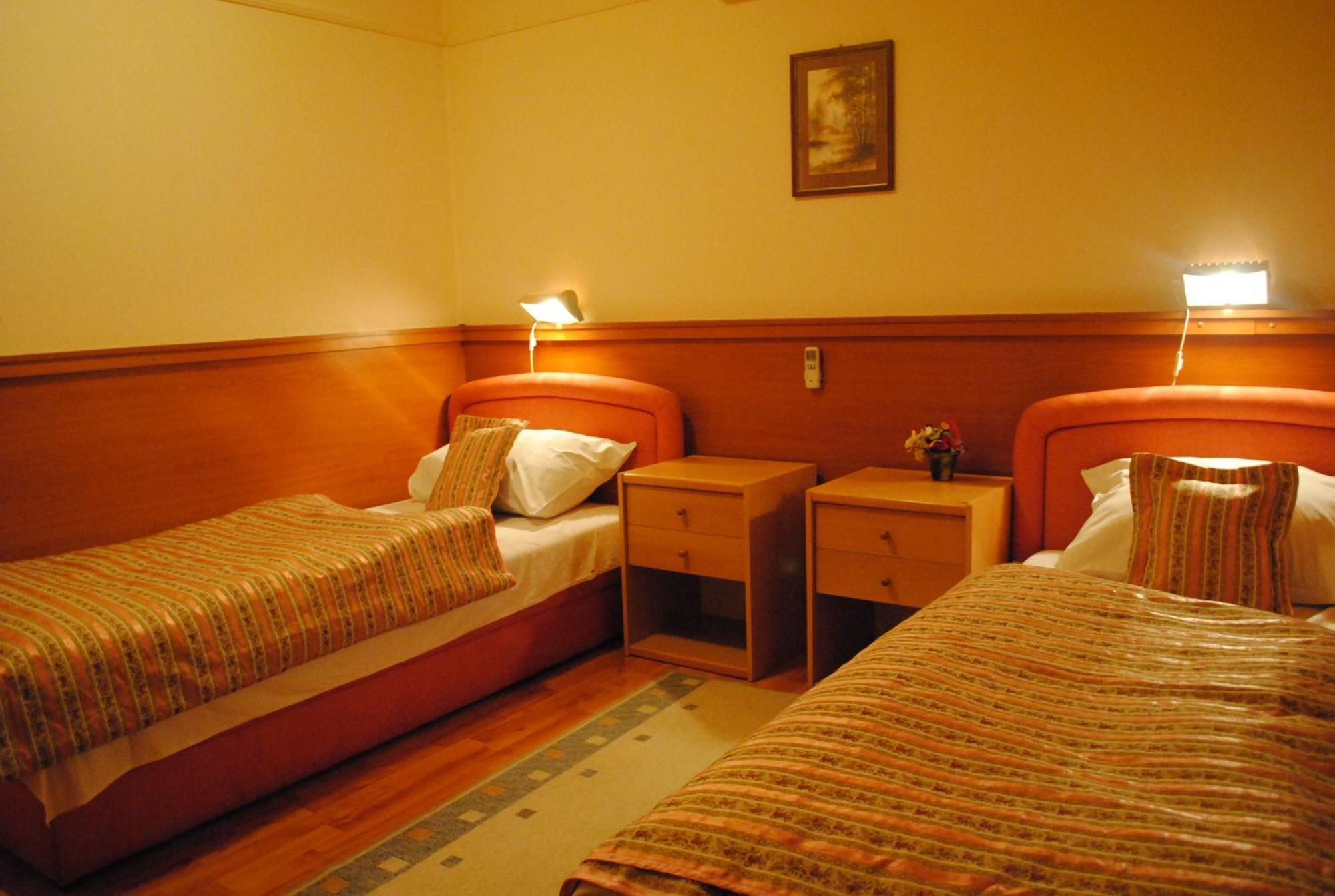 Motel Kiwi Grude 客房 照片