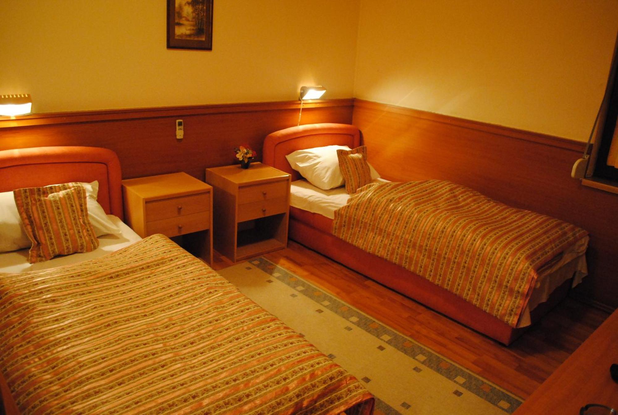 Motel Kiwi Grude 客房 照片