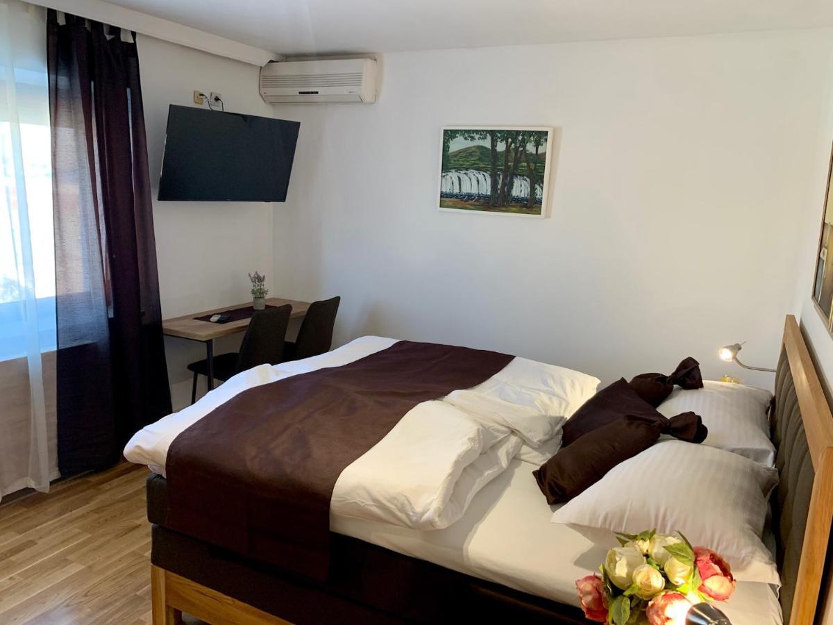 Motel Kiwi Grude 外观 照片